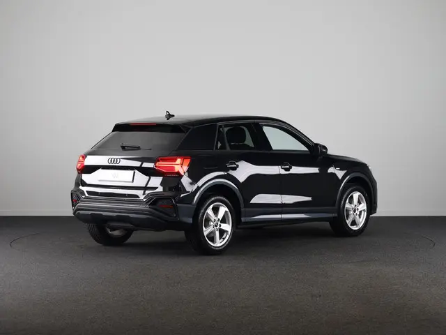 Audi Q2 35 TFSI S Edition | Optiek pakket zwart plus | Privacy glas | Stoelverwarming voorin | Audi...