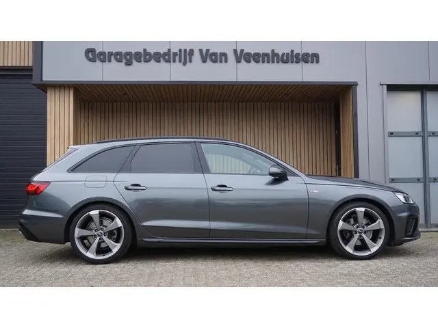 Audi A4 Avant 35 TFSI 150pk 2x S-Line *Black Optik* LED *Elek.Trekhaak* 19inch LM Rotor Virtual Cock...