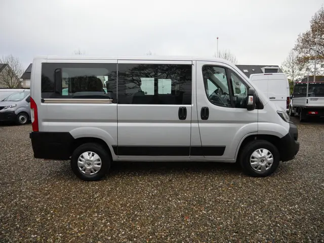 Peugeot Boxer 2.2 BlueHDI 140PK, L1H1, Combi 9-Persoons, Airco