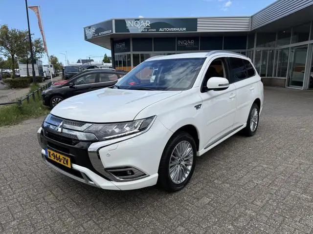 Mitsubishi Outlander 2.4 PHEV Pure+