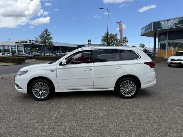 Mitsubishi Outlander 2.4 PHEV Pure+