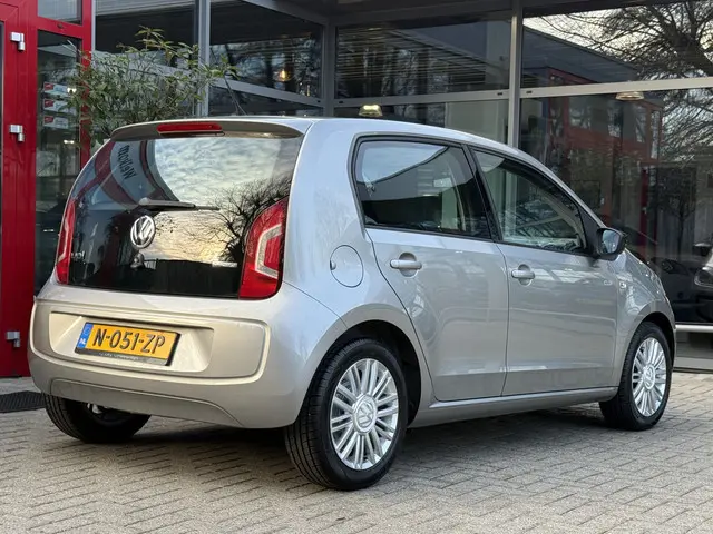 Volkswagen Up! 1.0 *!* HIGH UP *!* CUP EDITION *!* AIRCO/ LMV/ 85 DKM *!*