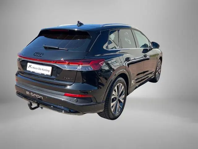Audi Q4 e-tron 40 Advanced edition 204pk 77 kWh · Leder · Trekhaak · Camera + Parkeersensoren · Appl...