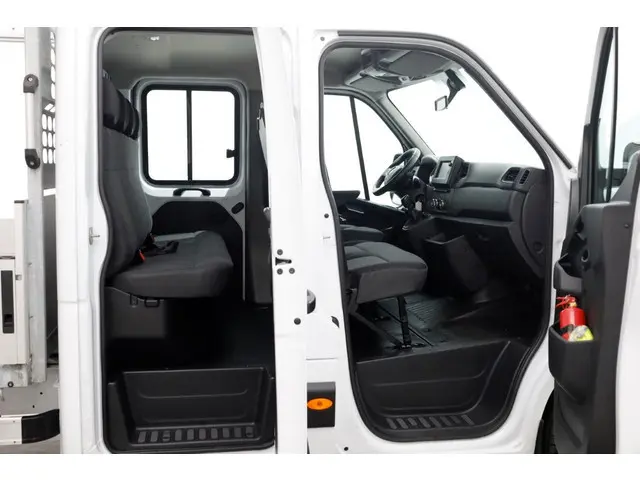 Renault Master T35 2.3 dCi 135pk L2 D.C. Open Laadbak Airco/Navi 05-2020