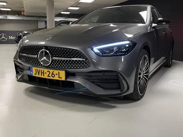 Mercedes-Benz C-klasse 300 e Business Solution AMG