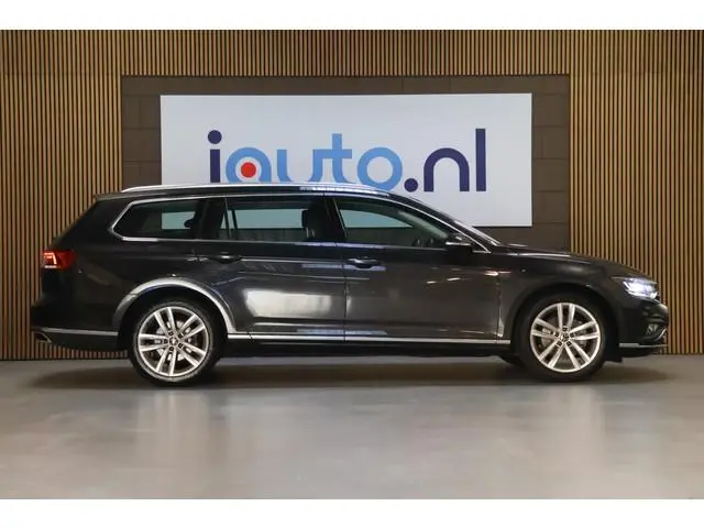 Volkswagen Passat 1.5 TSI R-Line Business + IQ.Light/Leder/Navi/Virtual Cockpit/App-Connect/Camera/A...