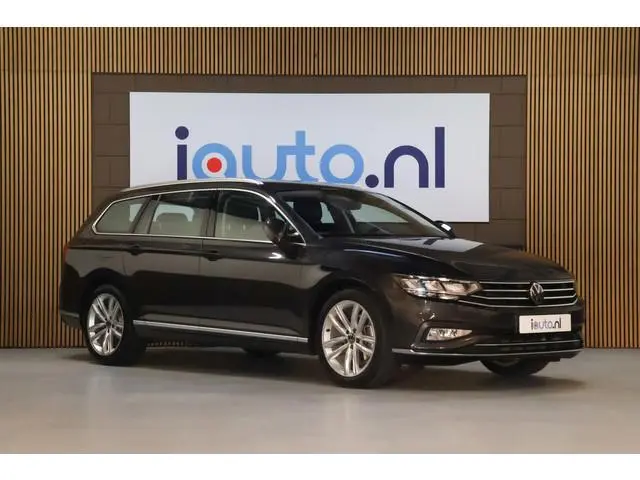 Volkswagen Passat 1.5 TSI R-Line Business + IQ.Light/Leder/Navi/Virtual Cockpit/App-Connect/Camera/A...