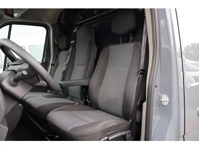 Renault Master 2.3 dCi 180pk L2 H2 Black Edition
