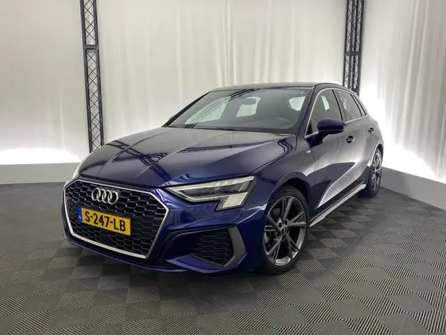 Audi A3 Sportback 35 TFSI S edition Automaat | 3x S-Line | CarPlay | Leder | HUD | Virtual CockPit |...