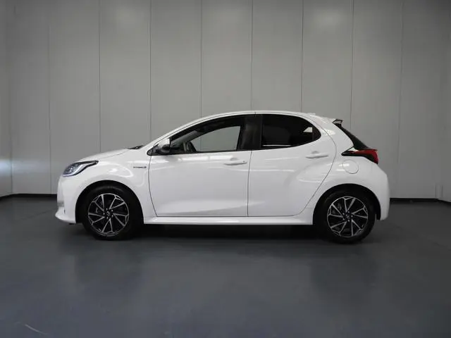 Toyota Yaris 1.5 Hybrid 115 Style NAVI/CAMERA/CLIMA/LED/JBL/16"LMV!
