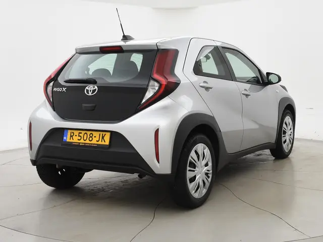 Toyota Aygo X 1.0 VVT-i MT PLAY + ADAPTIVE CRUISE | APPLE CARPLAY | CAMERA | AIRCO