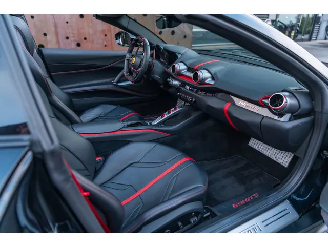 Ferrari 812 GTS