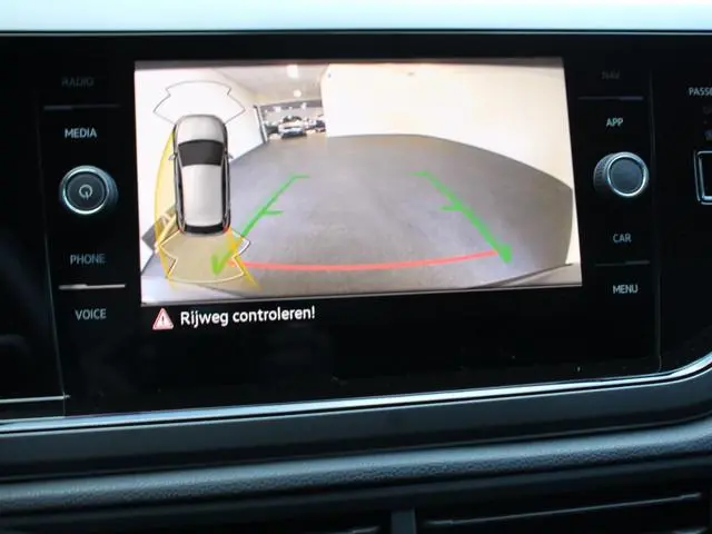 Volkswagen Polo 1.0 TSI 70kW DSG R-Line Design Pack DEMO ! iQ light Navigatie Apple Carplay/Android...