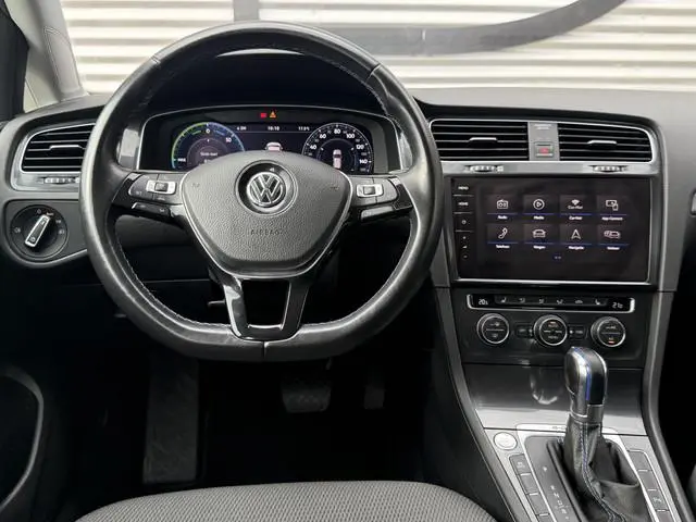 Volkswagen e-Golf e-Golf 2e Eigenaar|Navi|Camera|Virtual Cockpit|Carplay|Stoelverwarming|N.A.P|APK t...