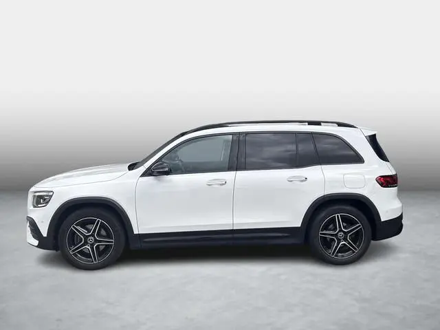 Mercedes-Benz GLB 200 Business Solution AMG | Panoramadak | Trekhaak | Memory stoelen | Rijassistent...