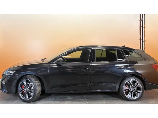 ŠKODA Octavia Combi 1.4 TSI RS iV PHEV Business panodak | stoelverw | navigatie |