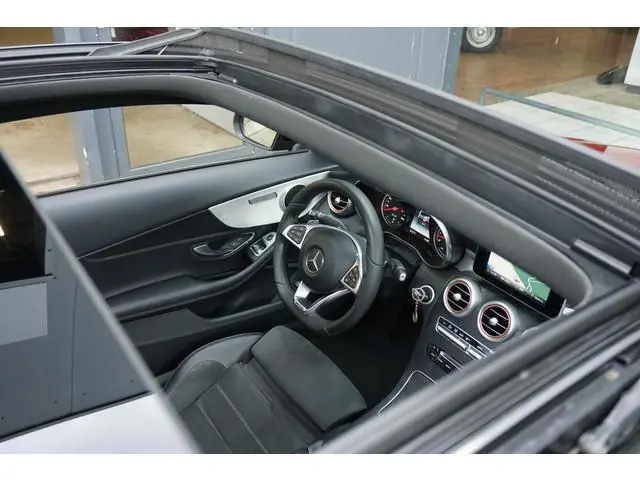 Mercedes-Benz C-klasse Coupé 250 AMG-line 211PK + PANORAMA / CAMERA / STOELVERWARMING
