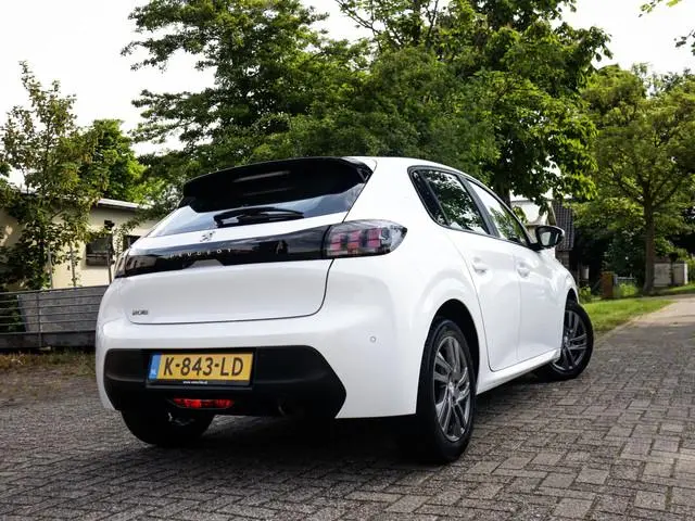 Peugeot 208 1.2 PureTech Blue Lease Active 1e-Eig. & Dealer-Onderh. BOVAG-Garantie. NL-Auto.