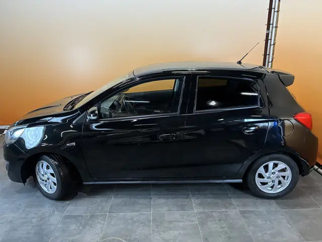 Mitsubishi Space Star 1.0 Intense+ clima | lmv stuurbediening