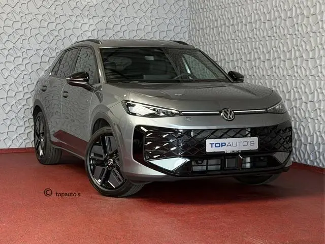 Volkswagen T-Roc 1.5 eTsi R-LINE 150PK EDITION TREKHAAK BLACK STYLE 19''LMV  IQ LED/GRIL/LOGO STOEL/...