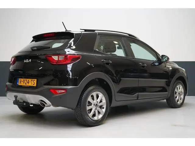 Kia Stonic 1.0 T-GDi 120pk MHEV DynamicLine | Carplay | Trekhaak | All-seasonbanden | Camera | Cruis...