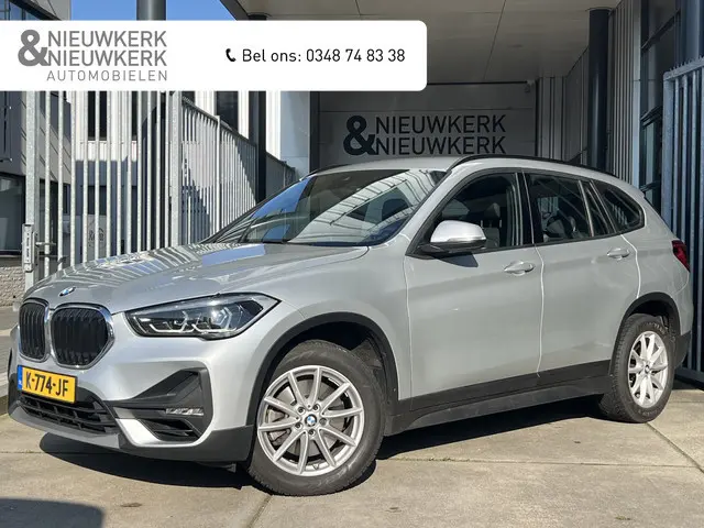 BMW X1 sDrive20i Executive Edition | AUTOMAAT | TREKHAAK | HEAD-UP DISPLAY | NAVI XL | CRUISE CONTRO...