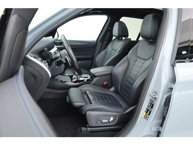 BMW X3 xDrive30e M-Sport Pro | Rijklaar! | S/K-Dak | Leder+Memory | Shadowline | HUD | Dodehoek | St...