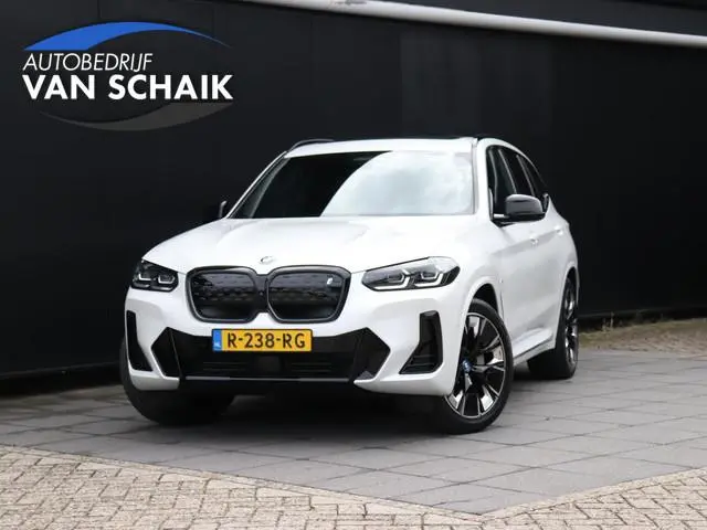 BMW iX3 High Executive 80 kWh | M SPORT | LEDER | MEMORY | PANO-DAK | HEAD-UP | 360° CAMERA | NAVI |...