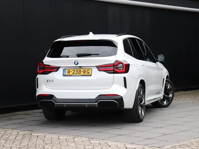 BMW iX3 High Executive 80 kWh | M SPORT | LEDER | MEMORY | PANO-DAK | HEAD-UP | 360° CAMERA | NAVI |...