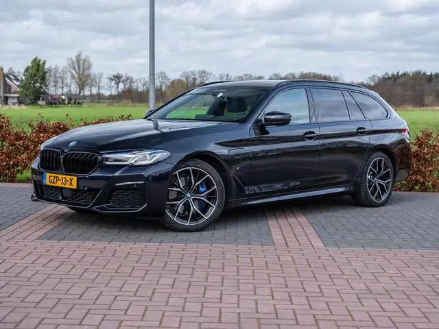 BMW 5 Serie Touring 530e xDrive Business Edition Plus | Alle opties | HUD | 