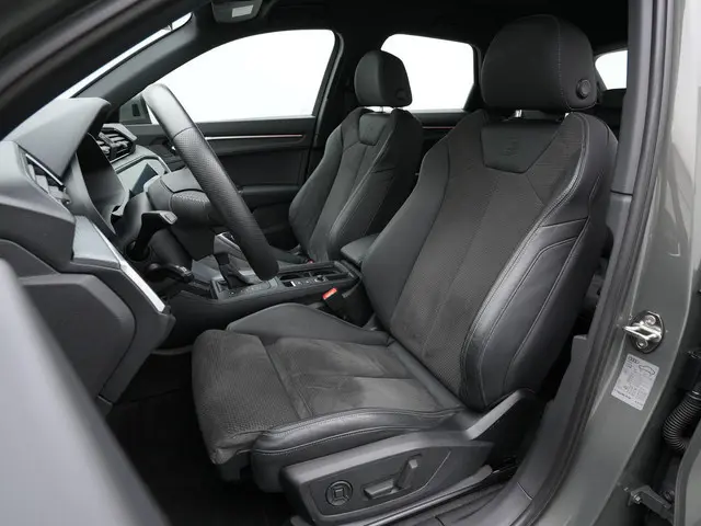 Audi Q3 40 TFSI 190 pk S-tronic Quattro S-Line Pro Line S / S-Line | Elektr. verstelbare stoelen | 3...