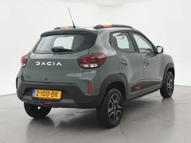 Dacia Spring EXPRESSION 27 kWh AUT. + LEDER | APPLE CARPLAY | CAMERA | DAB+ | NAVIGATIE