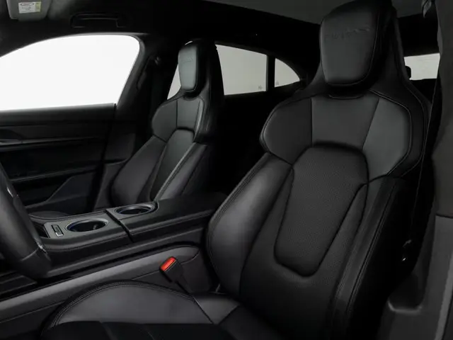 Porsche Taycan Cross Turismo Turbo S 93 kWh Bj 2022 626pk Dealer onderhouden !!