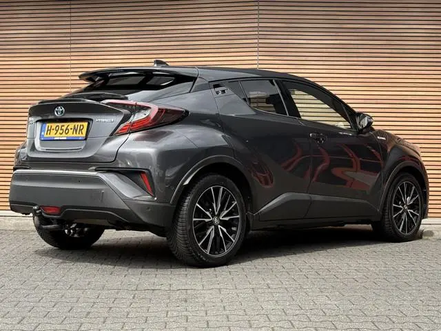Toyota C-HR 1.8 Hybrid Dynamic Camera / Trekhaak / Leer / Navi / Clima / Stoelverwarming