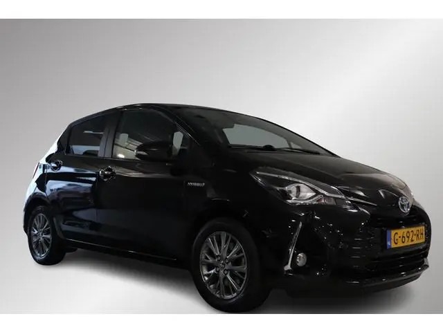 Toyota Yaris 1.5 Hybrid Dynamic, 1e Eigenaar, LM Velgen, NAVI, Cruise Control, Camera!