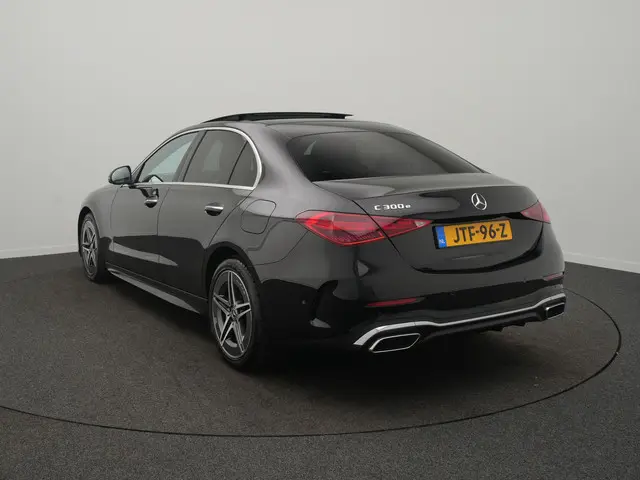 Mercedes-Benz C-klasse 300 e AMG Line - RIJKLAARPRIJS - Elektrisch Glazen Schuif-/Kanteldak - 360 gr...