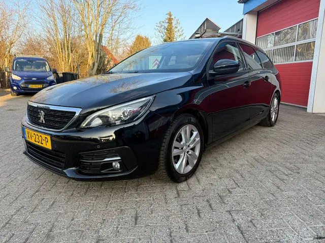 Peugeot 308 SW 1.2 PureTech 110 PK | Blue Lease Executive