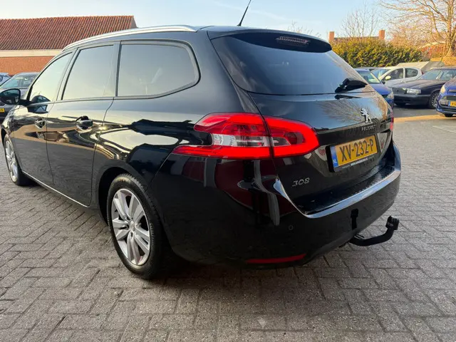 Peugeot 308 SW 1.2 PureTech 110 PK | Blue Lease Executive