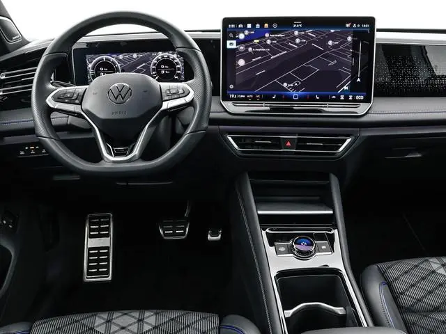 Volkswagen Tiguan 1.5 272pk DSG eHybrid R-Line · Panoramadak · Trekhaak · Harman Kardon · 20'' · 360...