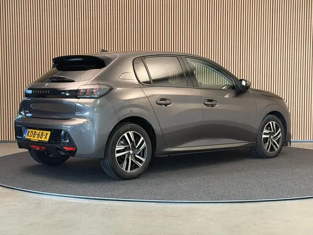 Peugeot 208 1.2 PureTech 100PK Allure Pack | Carplay | Camera | Stoelverw. | Keyless | Incl. garanti...
