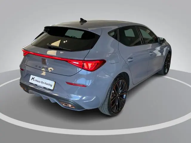 CUPRA Leon 1.4e-Hybrid 180kW/245PK VZ · Navigatie · Leder/Stof · Stoel- & stuurverwarming