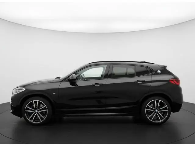 BMW X2 M35i 306PK xDRIVE M-SPORT LEDER/NAVI/HEAD-UP/PANORAMADAK