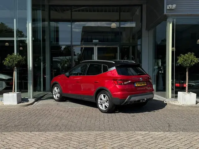 SEAT Arona 1.0 TSI FR Business Intense Plus Automaat / Virtual Cockpit / Trekhaak / LED / Camera / C...