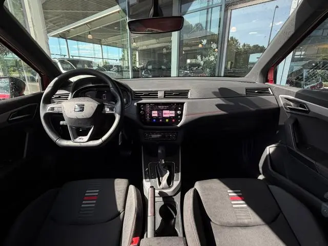 SEAT Arona 1.0 TSI FR Business Intense Plus Automaat / Virtual Cockpit / Trekhaak / LED / Camera / C...