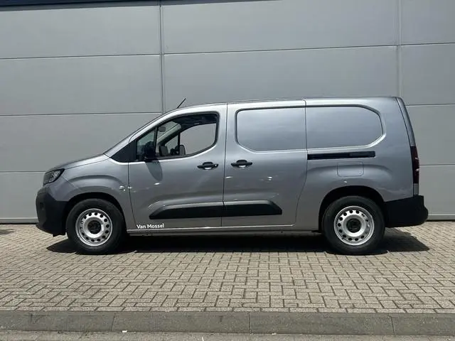 Peugeot e-Partner 136 L2 50 kWh | 2 Zits | Camera | Stoelverwarming | Voorruitverwarming | Apple Car...