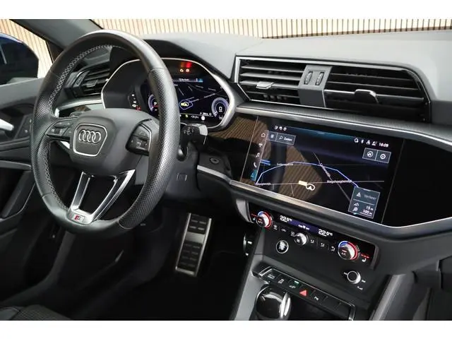 Audi Q3 45 TFSIe 245pk S edition Trekhaak Keyless Stoelverwarming Navigatie Adaptive Cruise