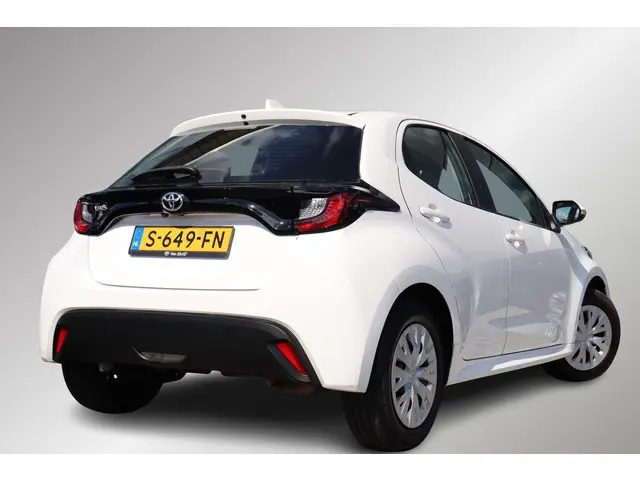 Toyota Yaris 1.5 VVT-i Active, Apple carplay, Android auto !