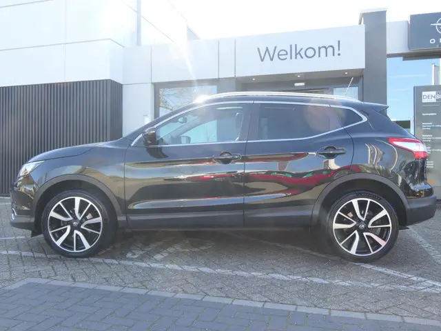 Nissan Qashqai 1.2 Tekna | Panoramadak | Leder | Camera | 19'' LMV