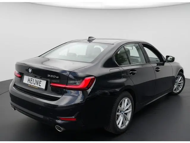 BMW 3-serie 330e 290PK HIGH EXECUTIVE HALF-LEDER/CAMERA/NAVI/PANORAMADAK
