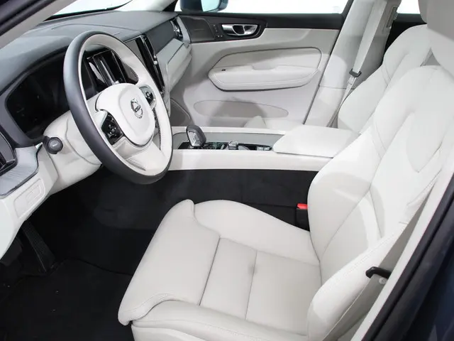 Volvo XC60 2.0 T6 Plug-in hybrid AWD Plus Bright 398 pk Full LED Adaptive Cruise Control + Pilot Ass...